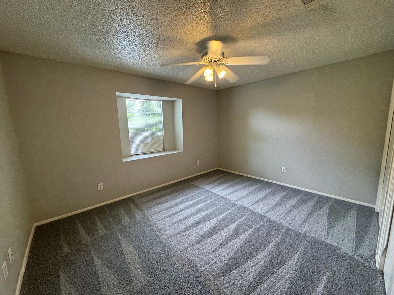 104 Hillside Dr - Photo 5 of 11