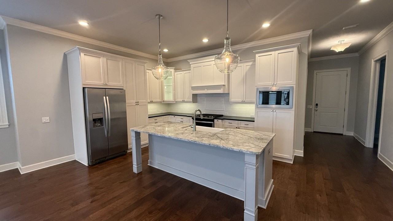 636 Sw 128th Ter - Photo 4 of 27