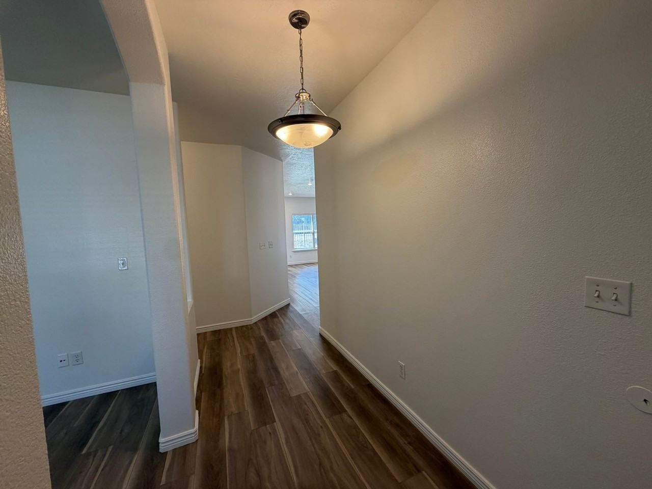 519 W Harvest Ln - Photo 2 of 28