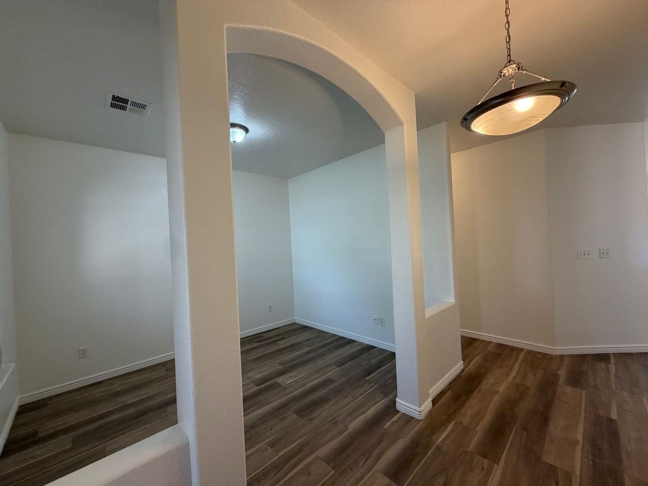 519 W Harvest Ln - Photo 3 of 28