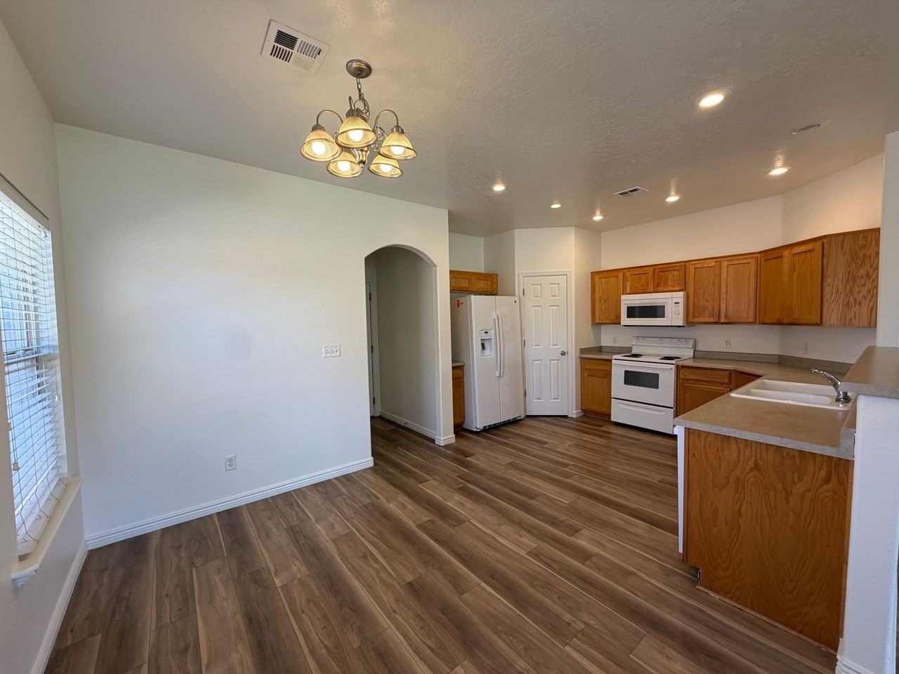 519 W Harvest Ln - Photo 6 of 28