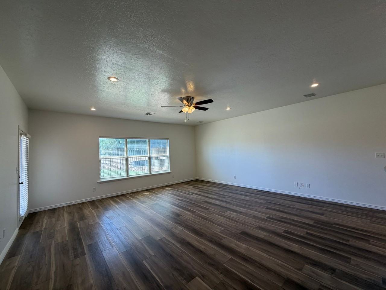519 W Harvest Ln - Photo 7 of 28