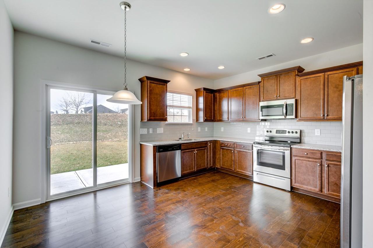 1171 Kerr St - Photo 3 of 27