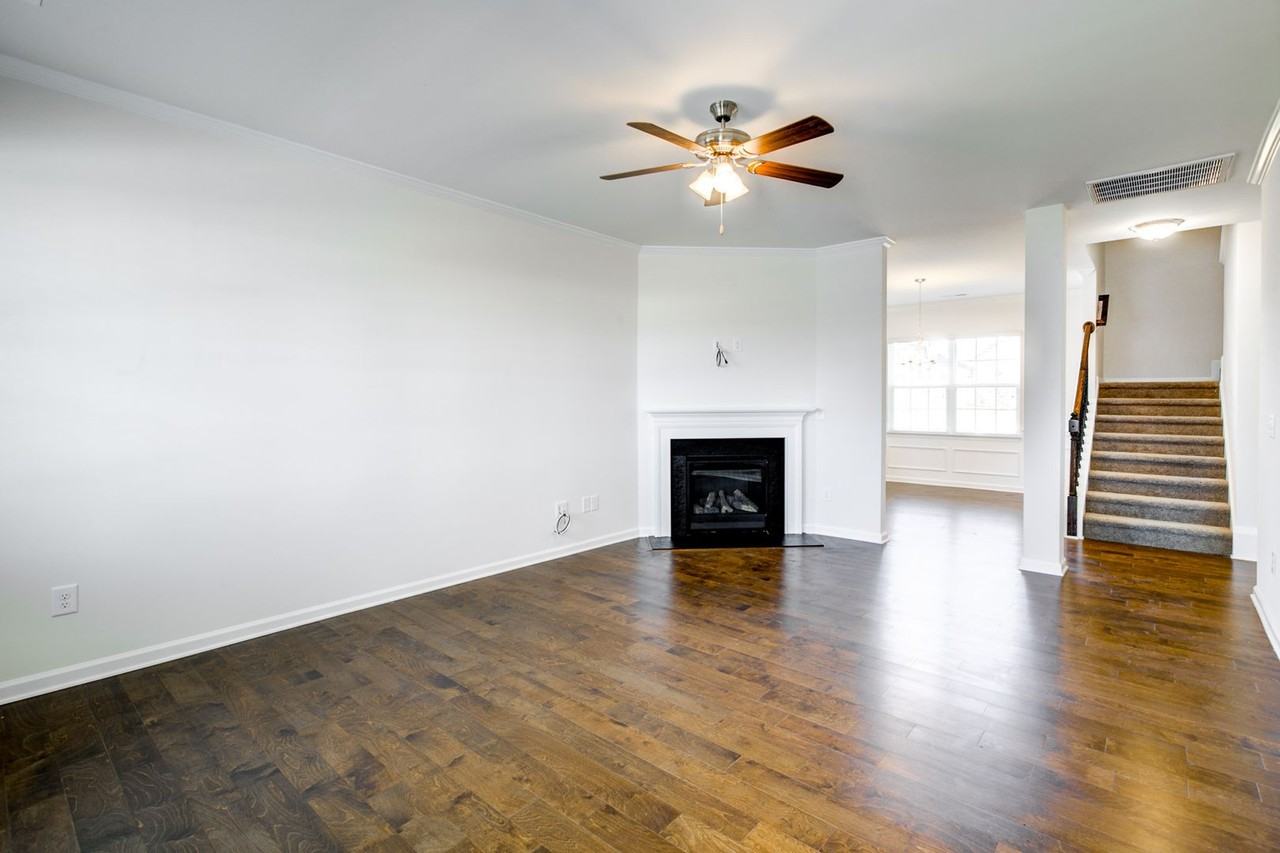 1171 Kerr St - Photo 7 of 27