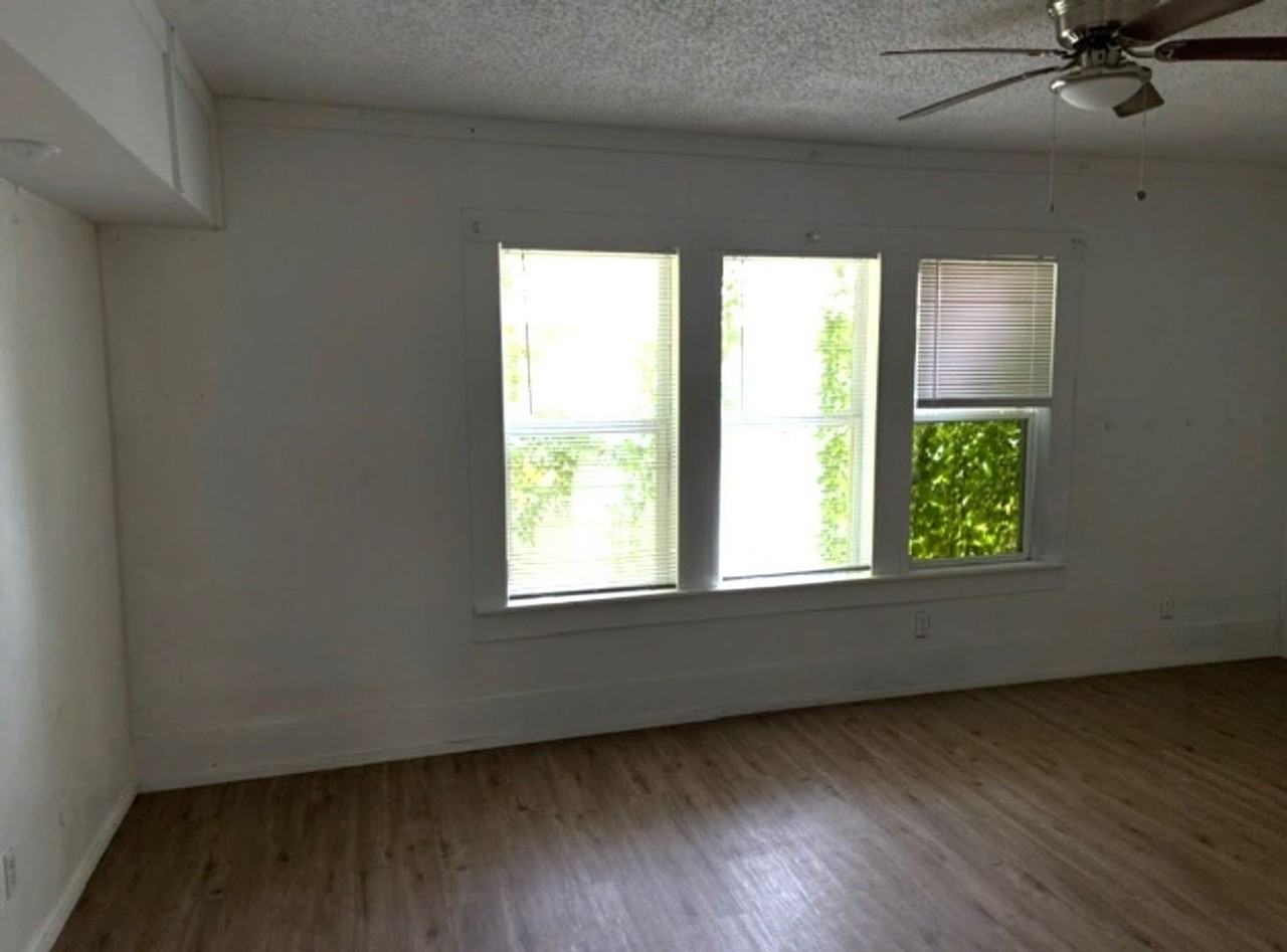 3905 Stuart St - Photo 4 of 8
