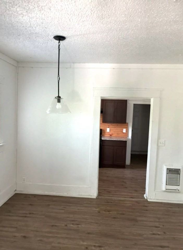 3905 Stuart St - Photo 5 of 8