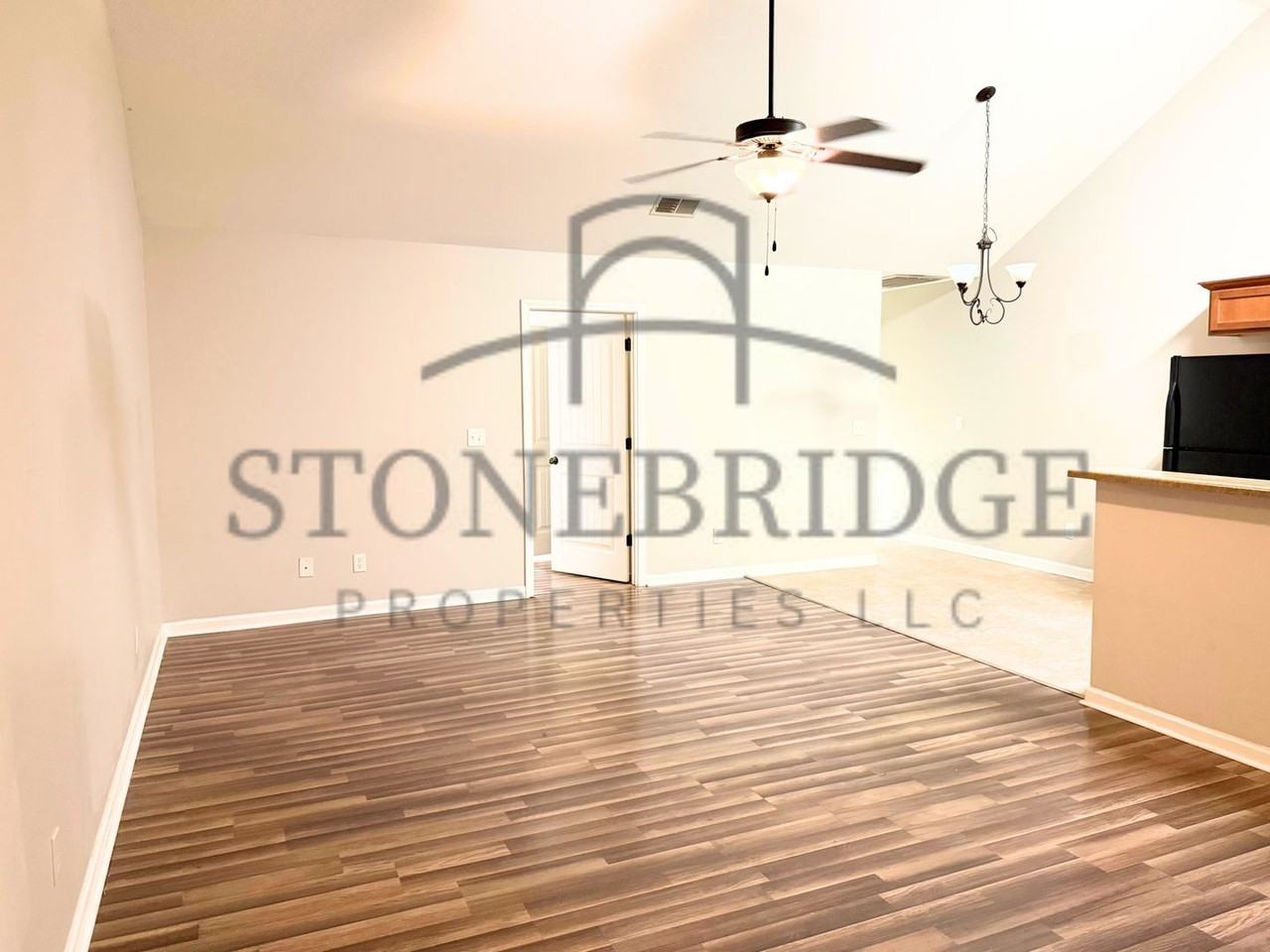 532 Castlebury Ln - Photo 3 of 9