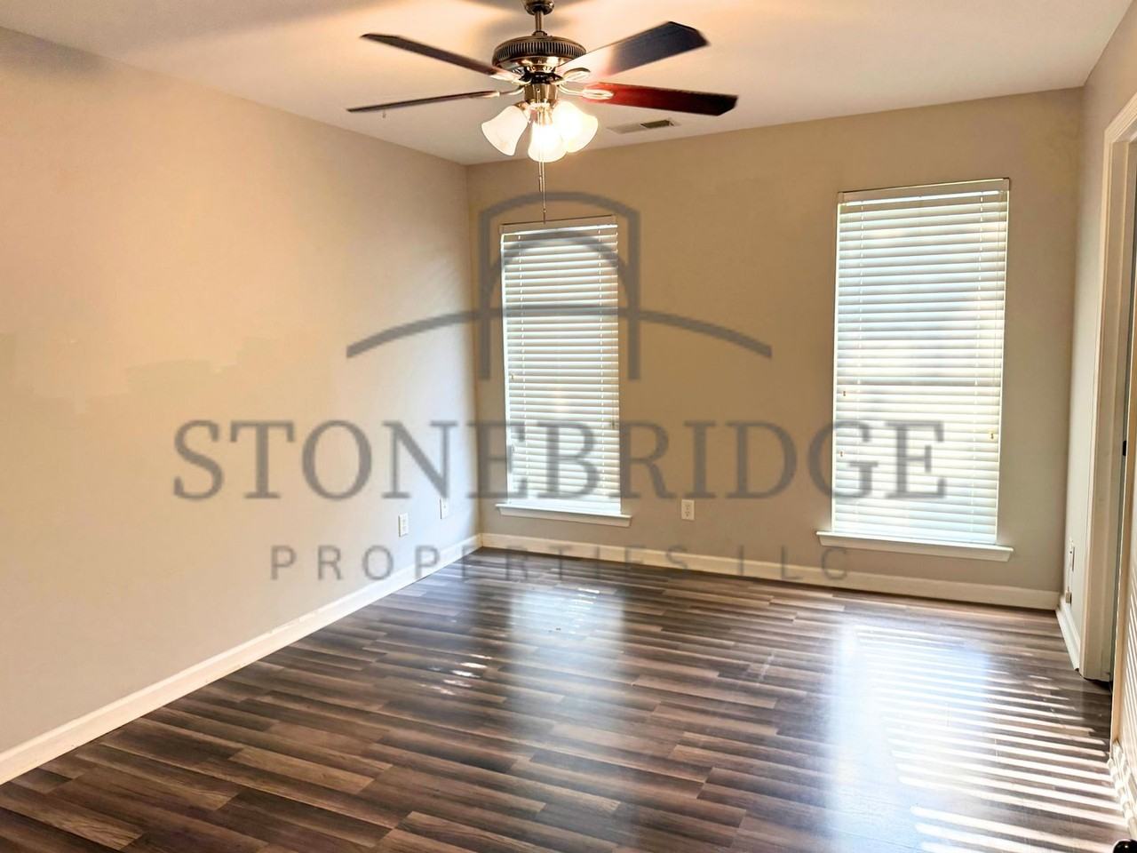 532 Castlebury Ln - Photo 6 of 9