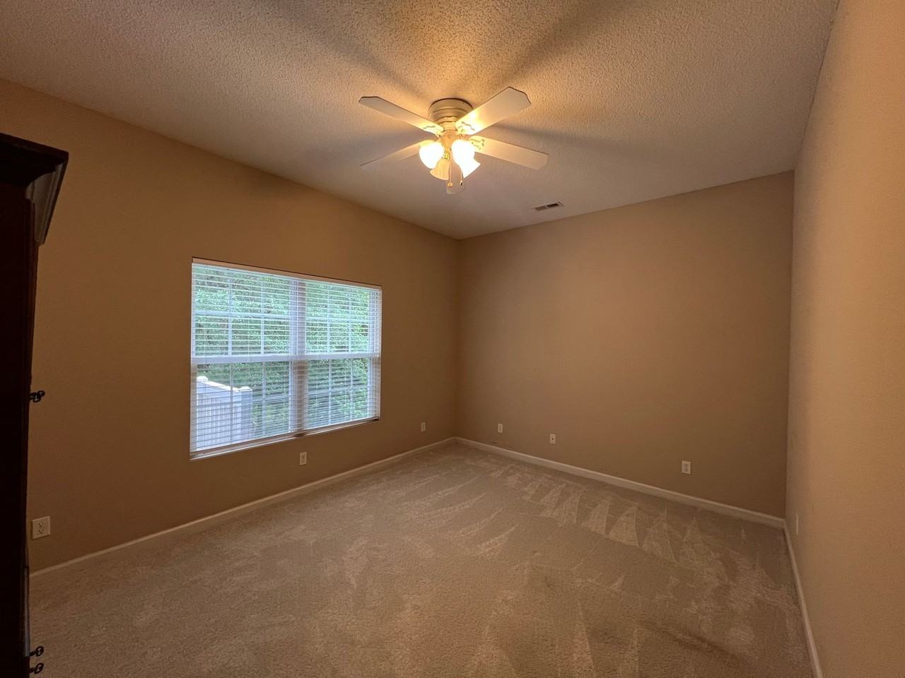 253 Riverrun Dr - Photo 3 of 36