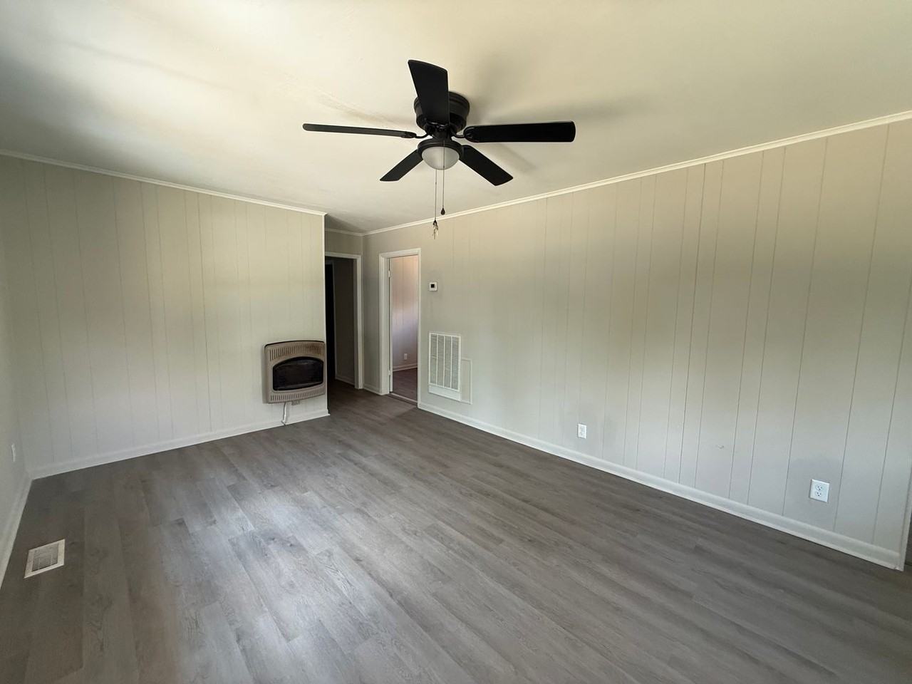 89 Susan Ln - Photo 3 of 20