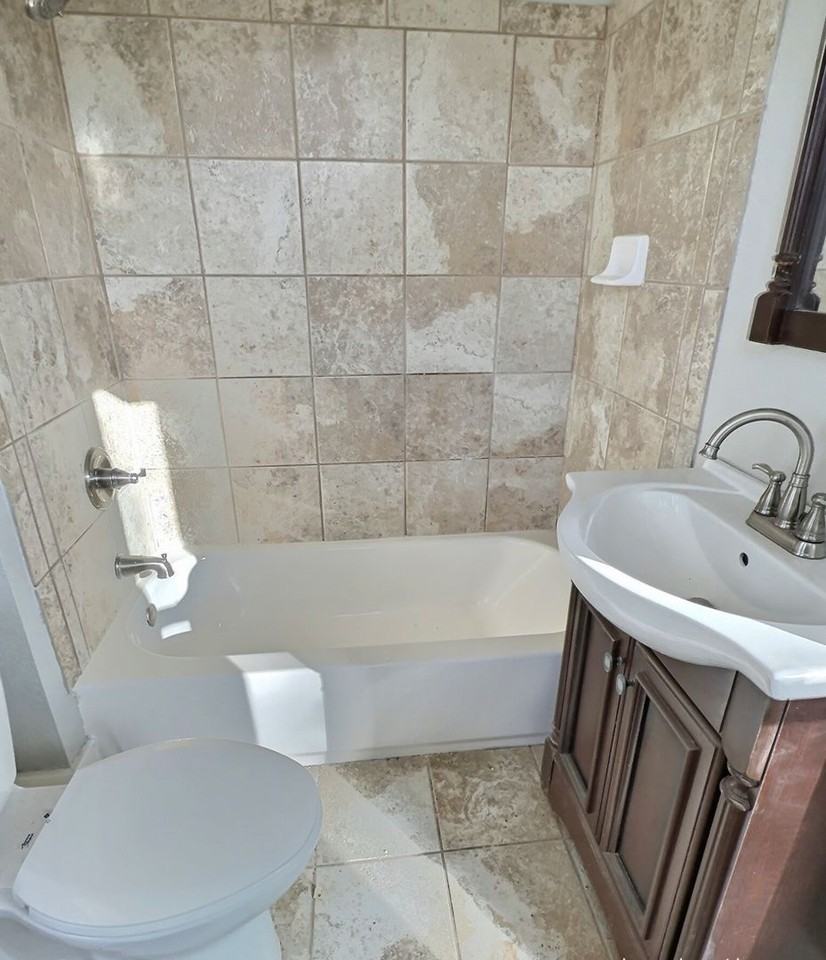 537 W 2nd St - Photo 4 of 7