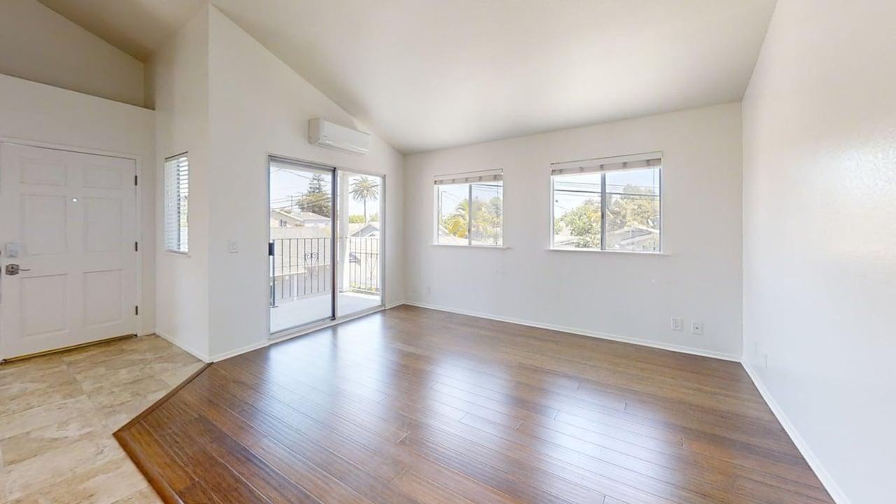 630 Mira Mar Ave - Photo 5 of 15