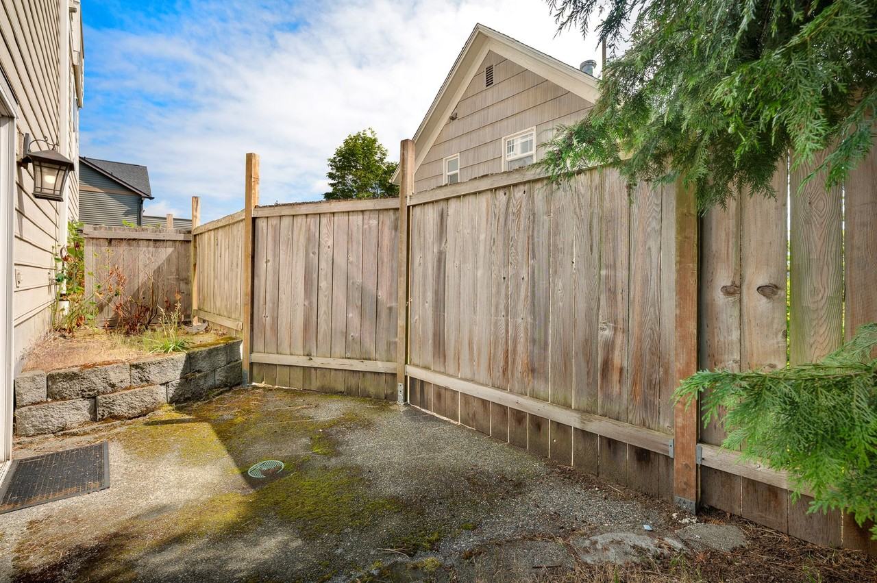 410 W Barrett St - Photo 5 of 27
