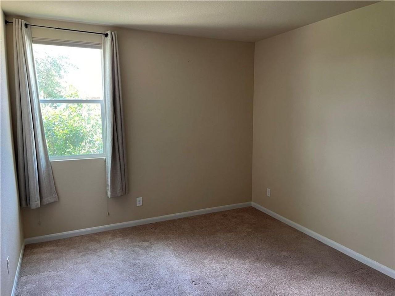 1420 Nevarez - Photo 6 of 9