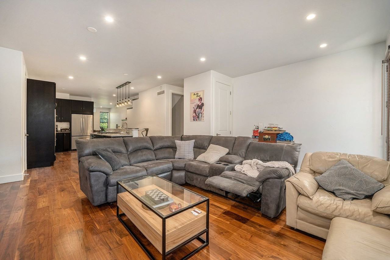 3315 W Hayward Pl - Photo 4 of 20