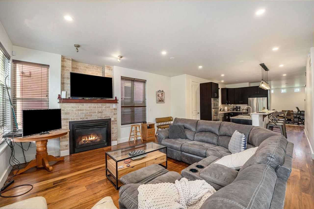 3315 W Hayward Pl - Photo 5 of 20