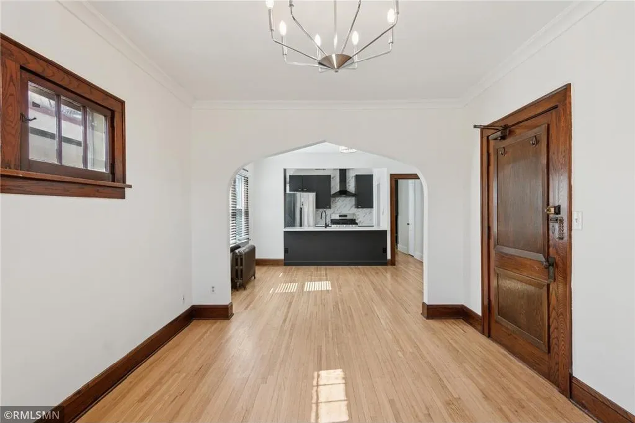 4224 Cedar Avenue South - Photo 5 of 18