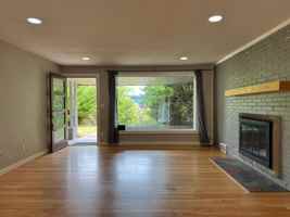featured image of 10005 Ne 31st Pl