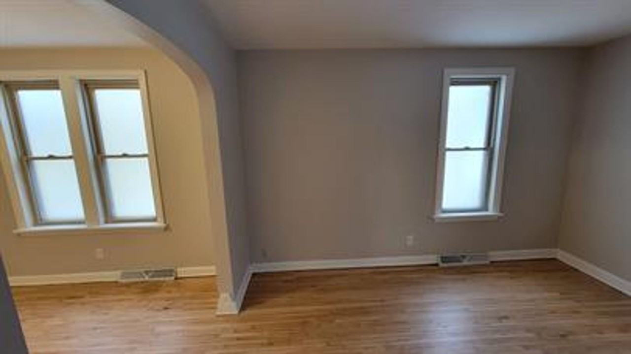 1316 Baxter Ave - Photo 4 of 41
