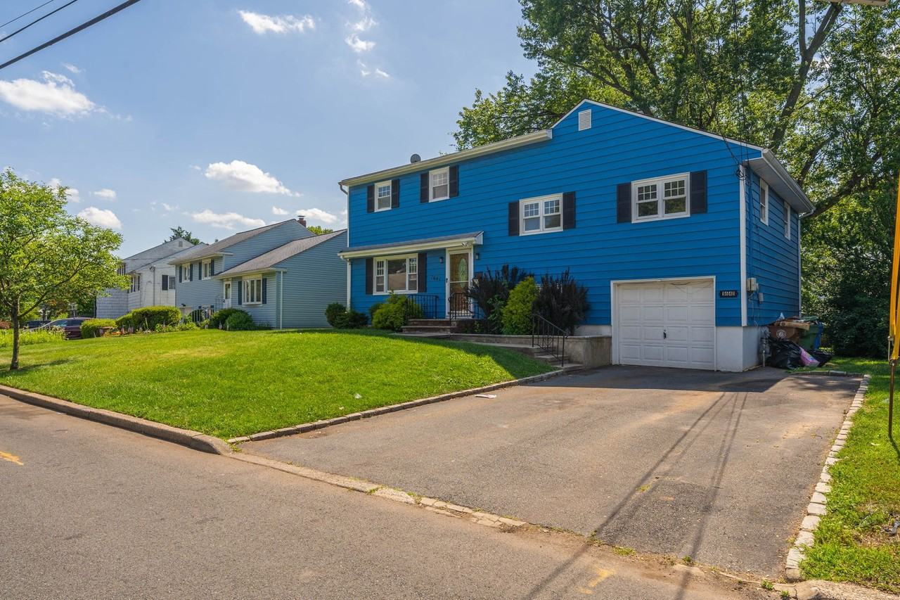 1641 Lenape Rd - Photo 2 of 35