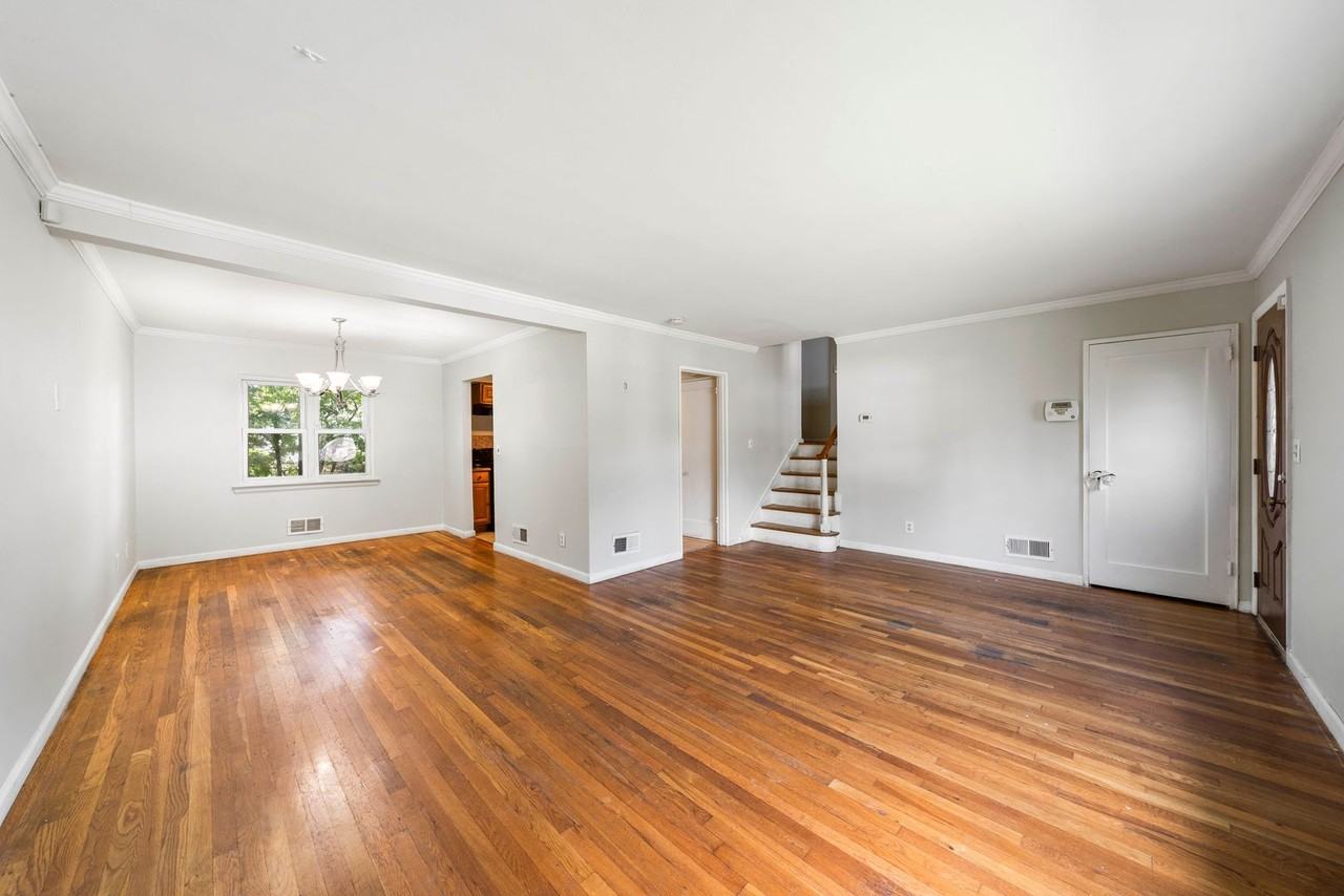 1641 Lenape Rd - Photo 3 of 35