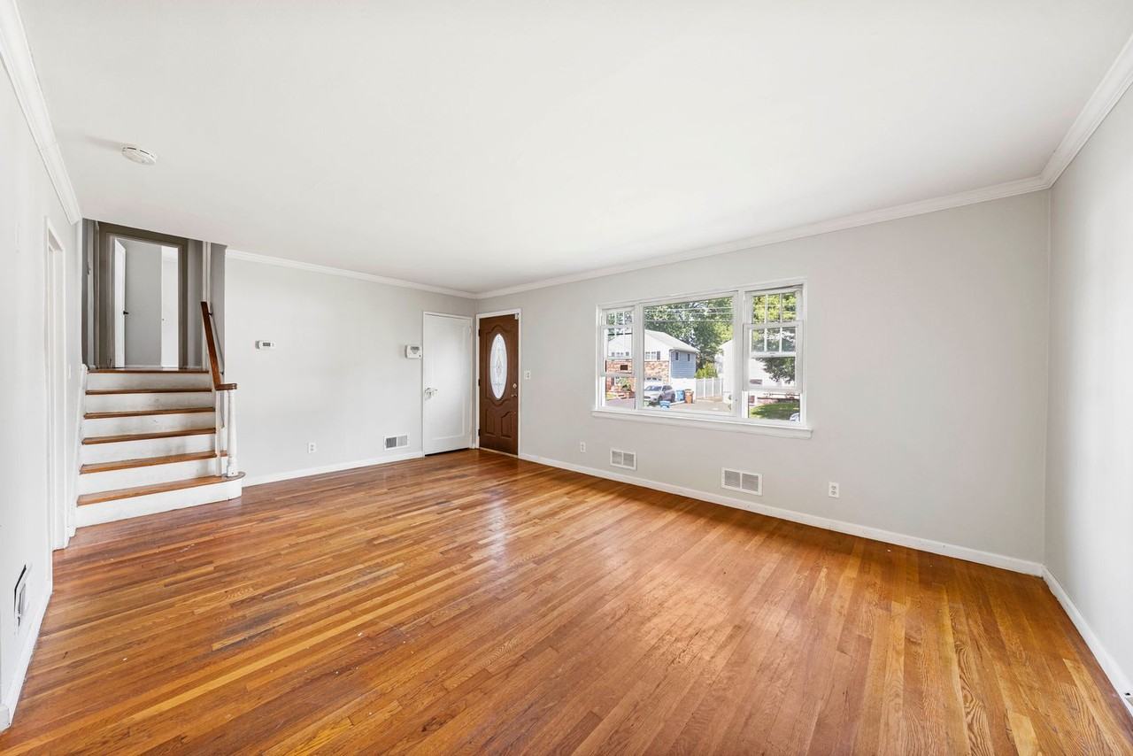 1641 Lenape Rd - Photo 4 of 35