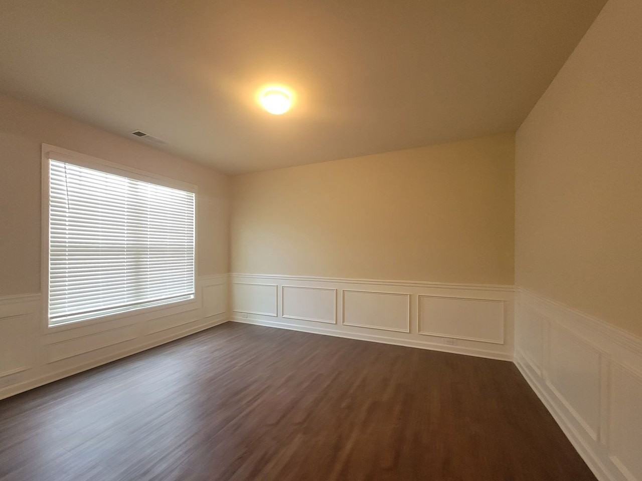 5150 Amberland Sq - Photo 7 of 19