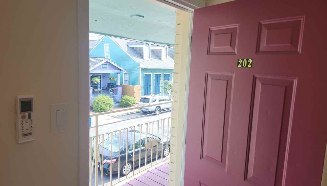 1835 Burgundy St - Photo 4 of 7