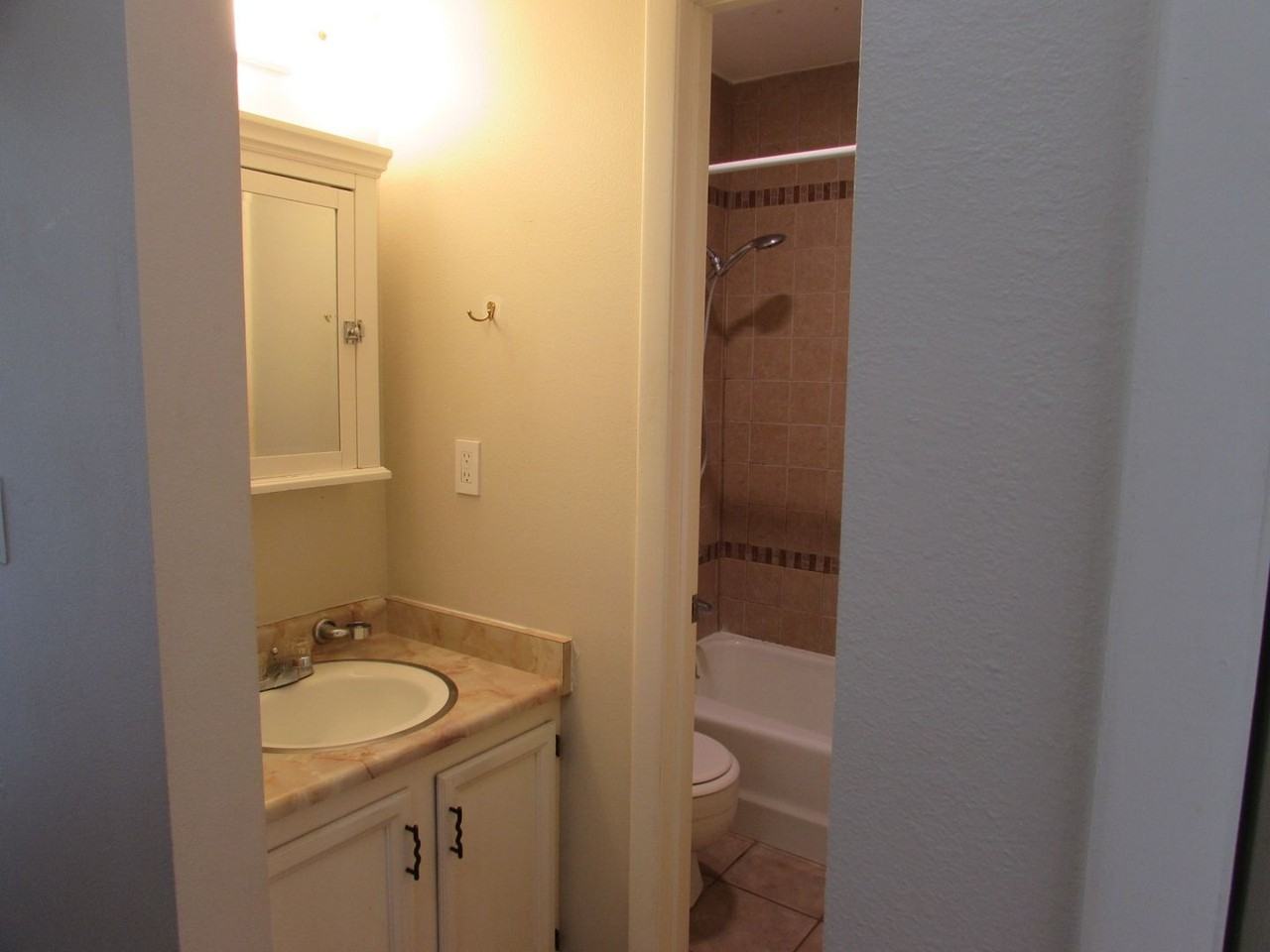 3231 Lakeside Dr #209 - Photo 6 of 12