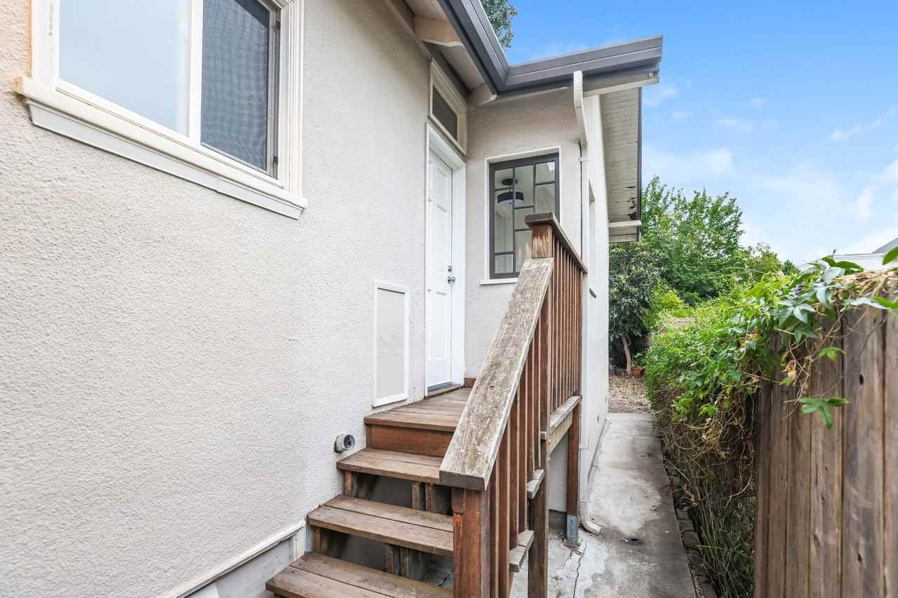 1734 Lincoln St - Photo 2 of 25