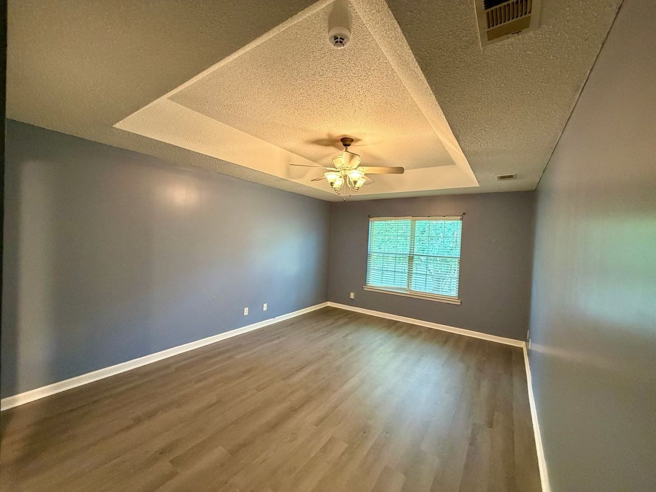 102 Kaylin Ct - Photo 7 of 25