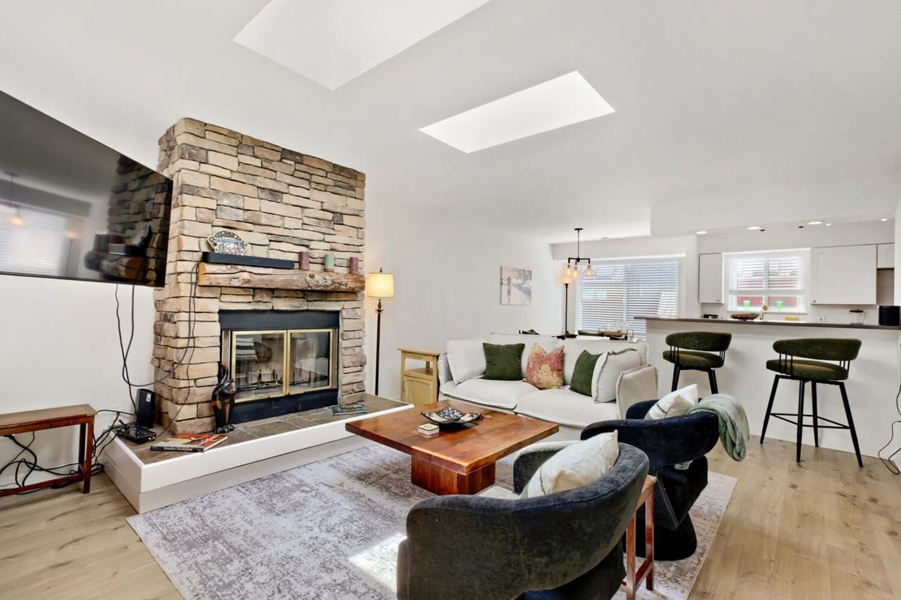 790 Walnut St - Photo 6 of 26