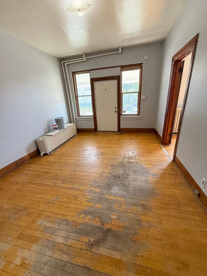 411 George St - Photo 2 of 10