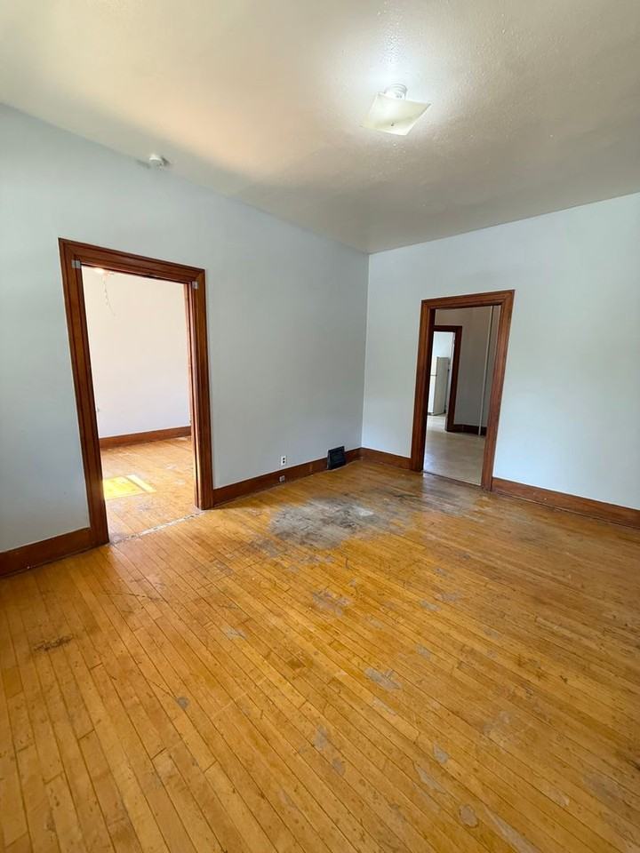 411 George St - Photo 3 of 10