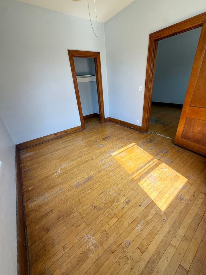 411 George St - Photo 4 of 10