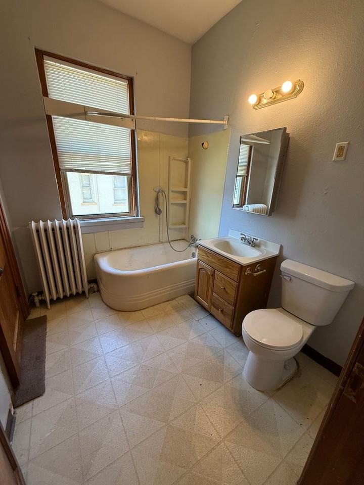 411 George St - Photo 7 of 10