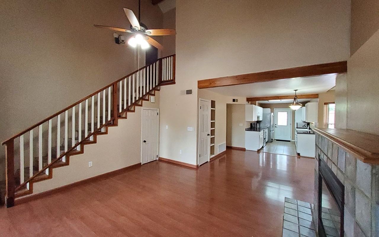 107 W Sherwood Dr - Photo 5 of 20