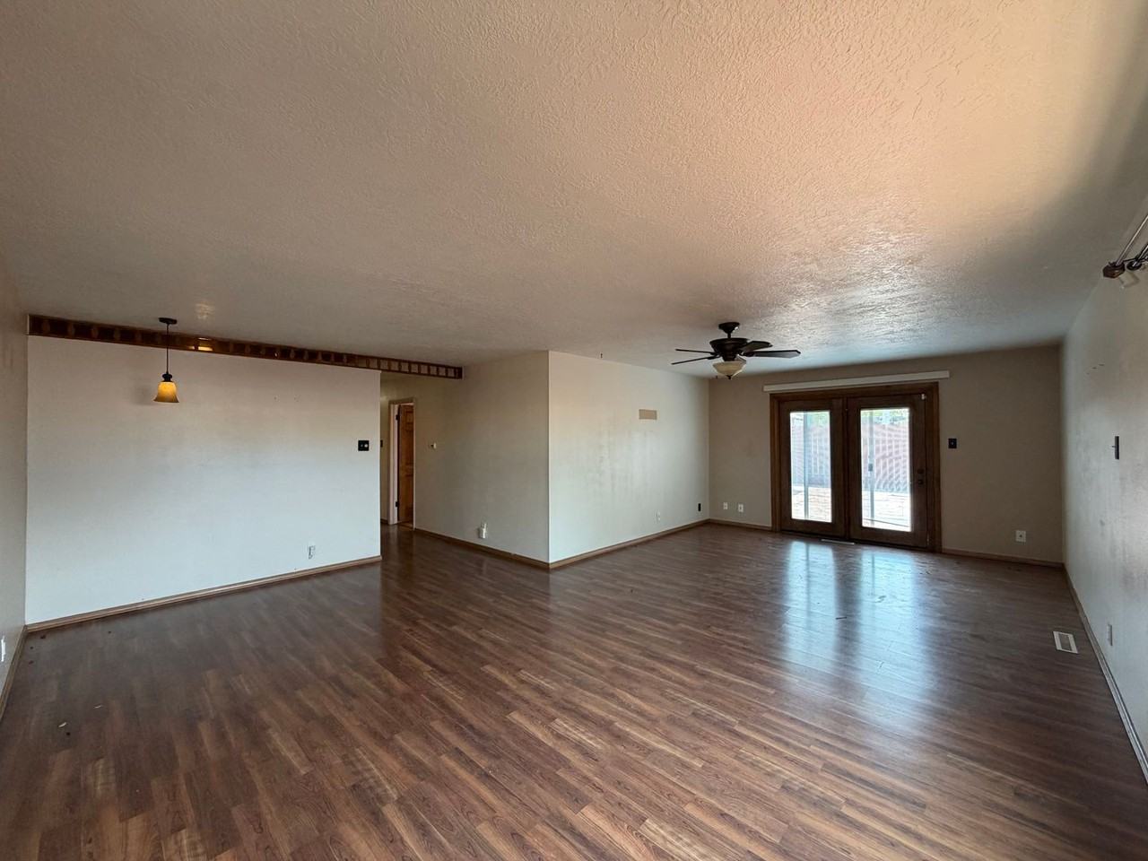 10912 Woodland Ave Ne - Photo 4 of 22