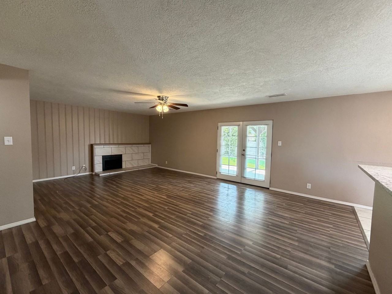2908 Dakota St Ne - Photo 2 of 16