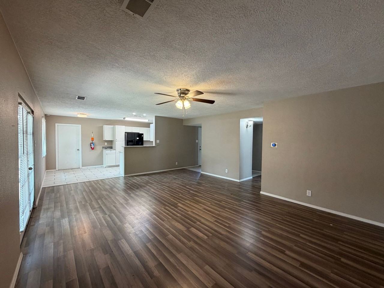 2908 Dakota St Ne - Photo 4 of 16