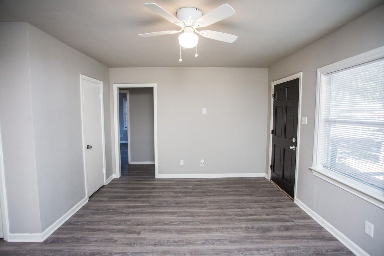 4629 Elgin Ave - Photo 4 of 26