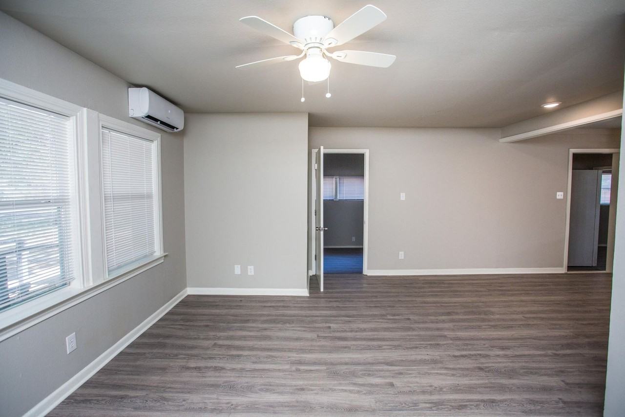4629 Elgin Ave - Photo 5 of 26