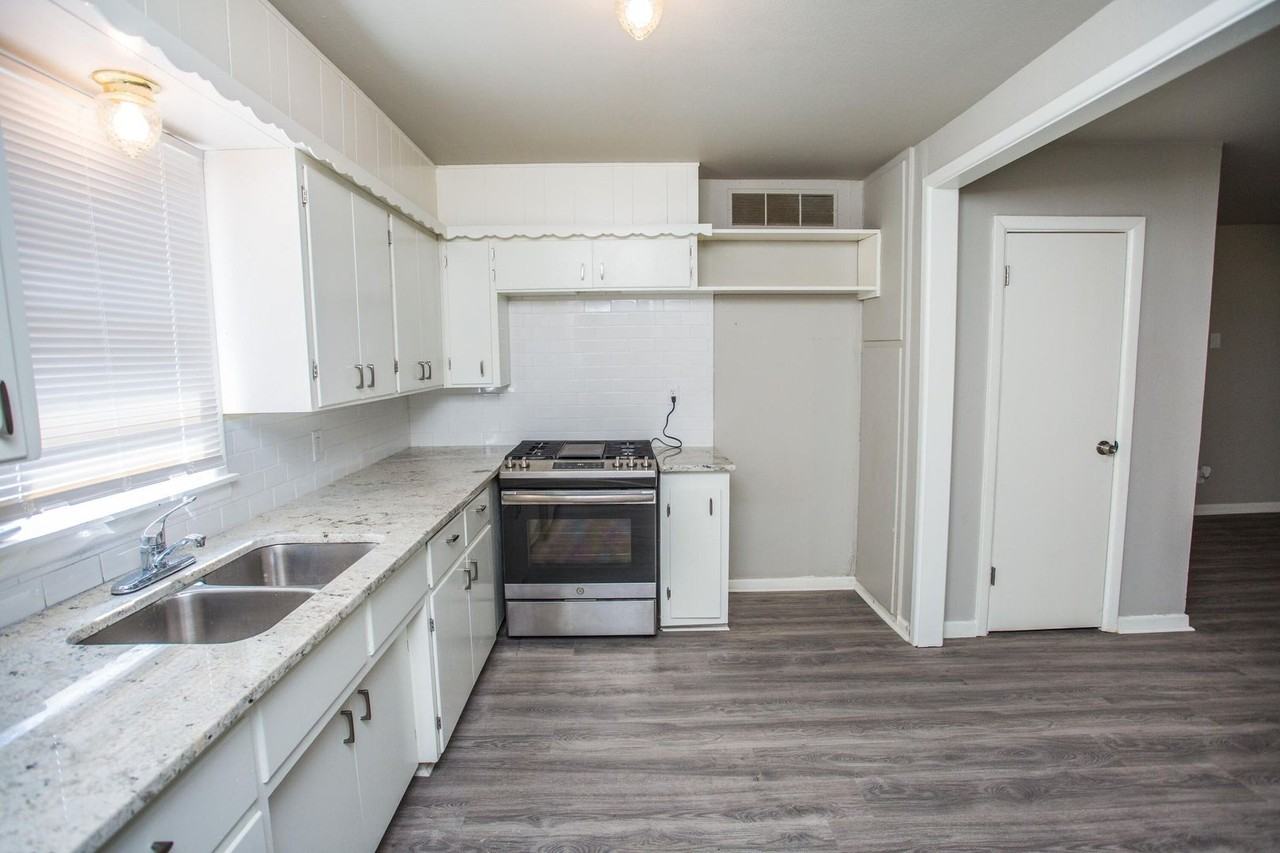 4629 Elgin Ave - Photo 7 of 26