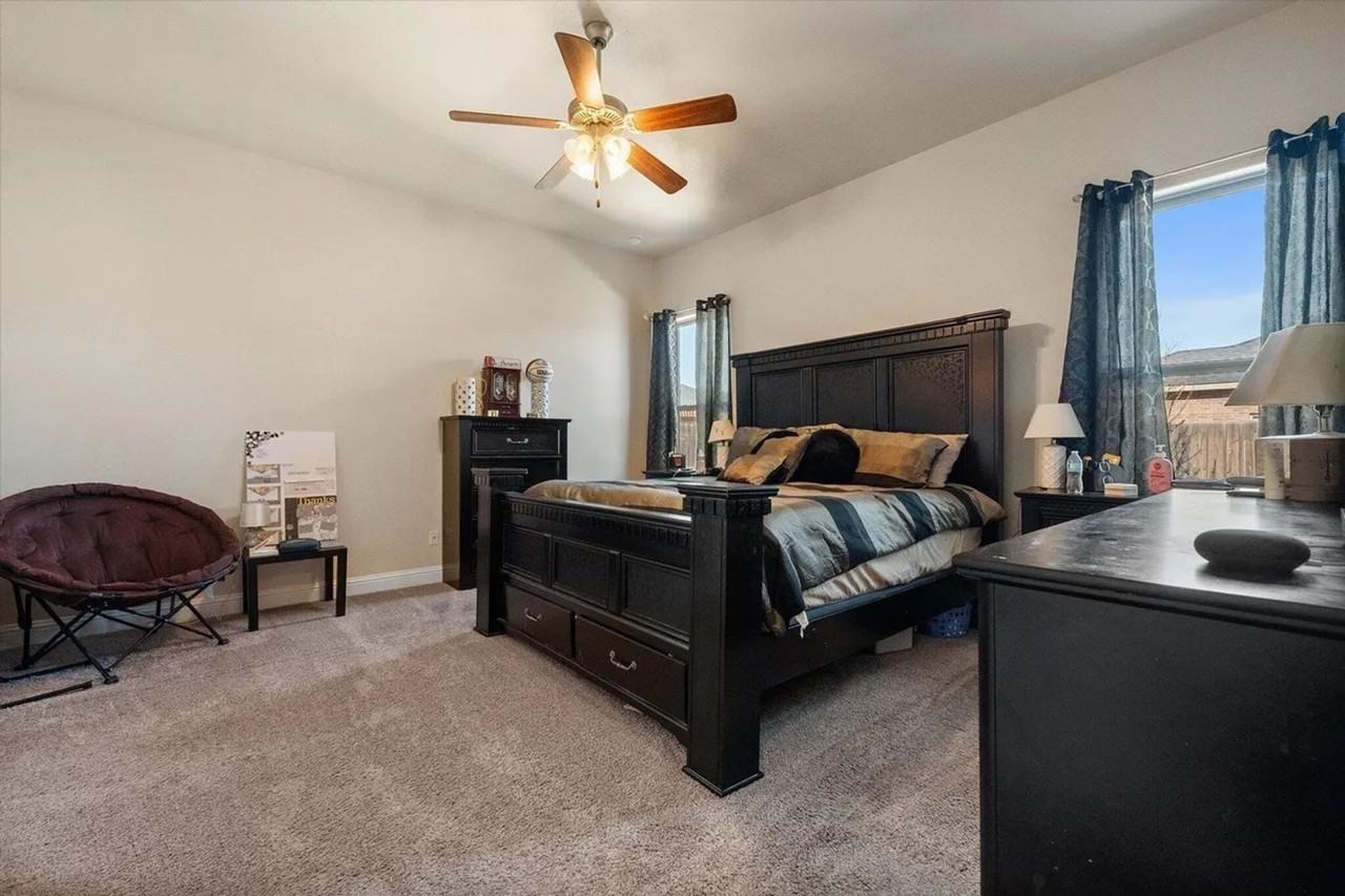 7038 95th St - Photo 3 of 15