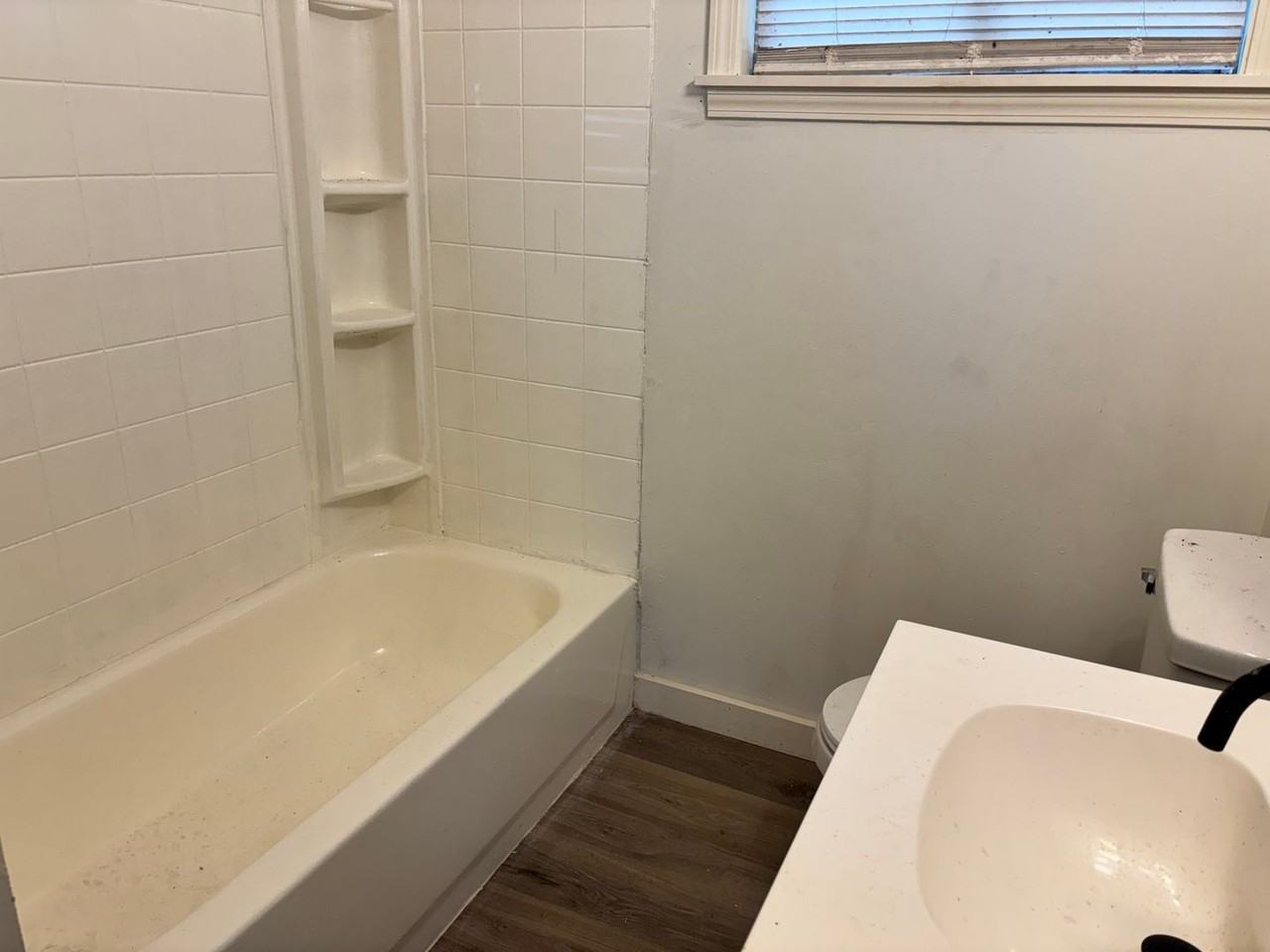 410 Oneida Ave - Photo 3 of 7