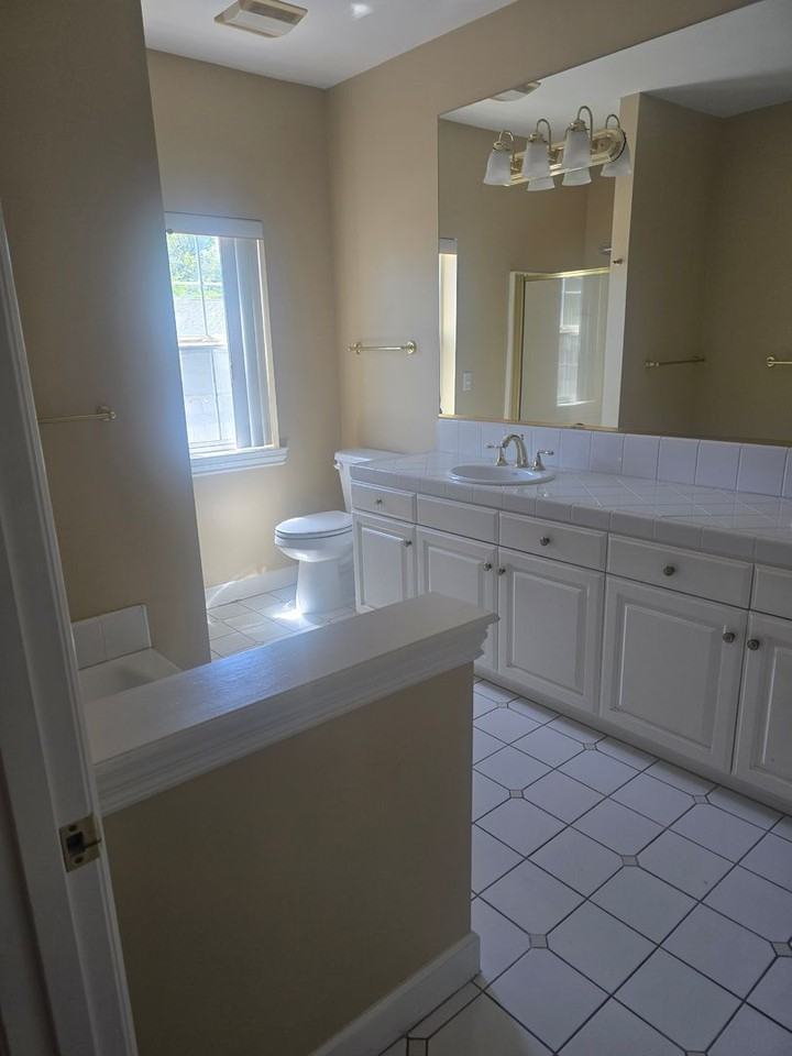 1995 Nw Highland Ave - Photo 5 of 14
