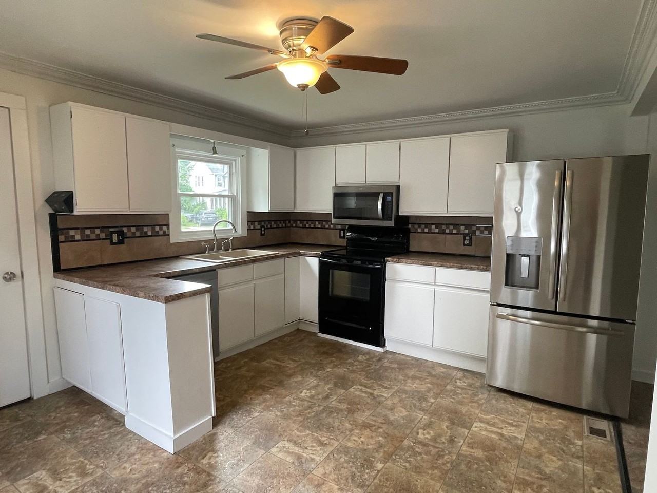 67 Carson Ave - Photo 2 of 19
