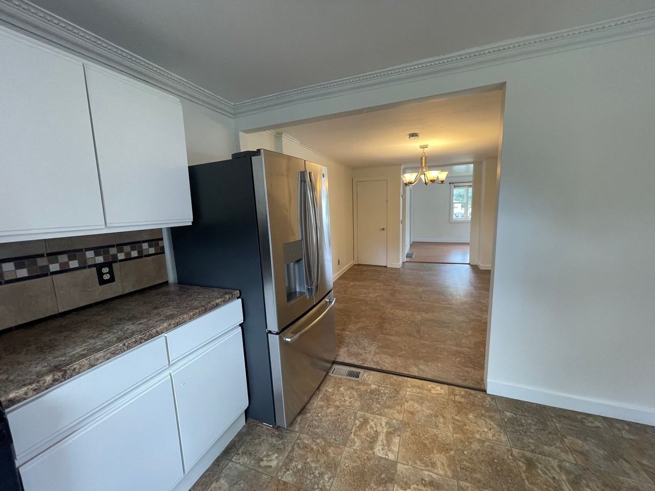 67 Carson Ave - Photo 4 of 19
