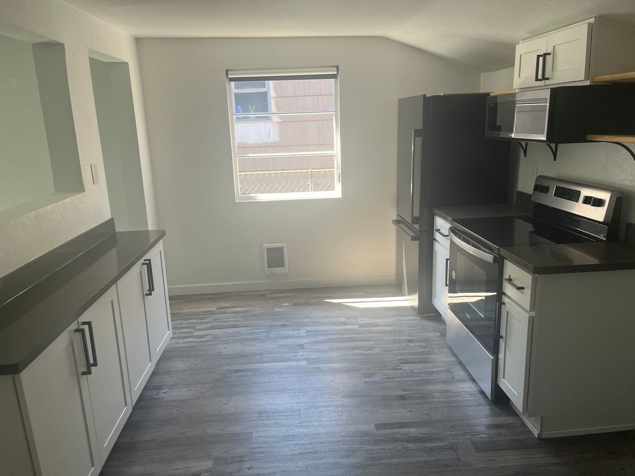 6004 S Lawrence St - Photo 3 of 16