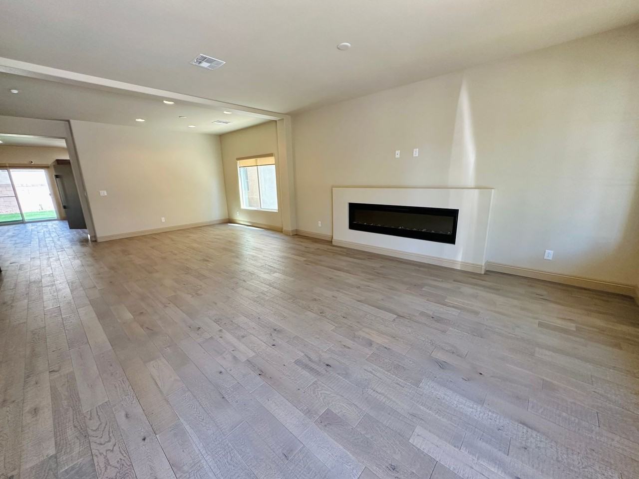 9842 Russian Hill St - Photo 3 of 50